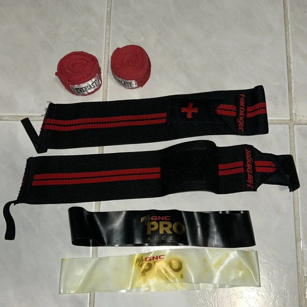 Hand wraps, wrist wraps and resistance bands - Picture 2 of 9